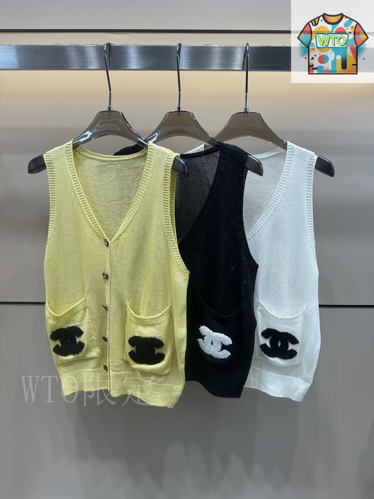 【カジュアルかつ上品♪】CHANEL ベスト ☆上品なデザイン☆ シャネル ニットベスト (CHANEL/ベスト