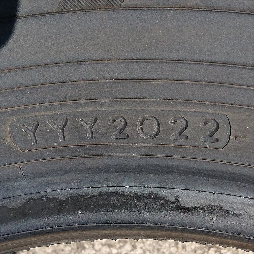 185|70R14 YOKOHAMA