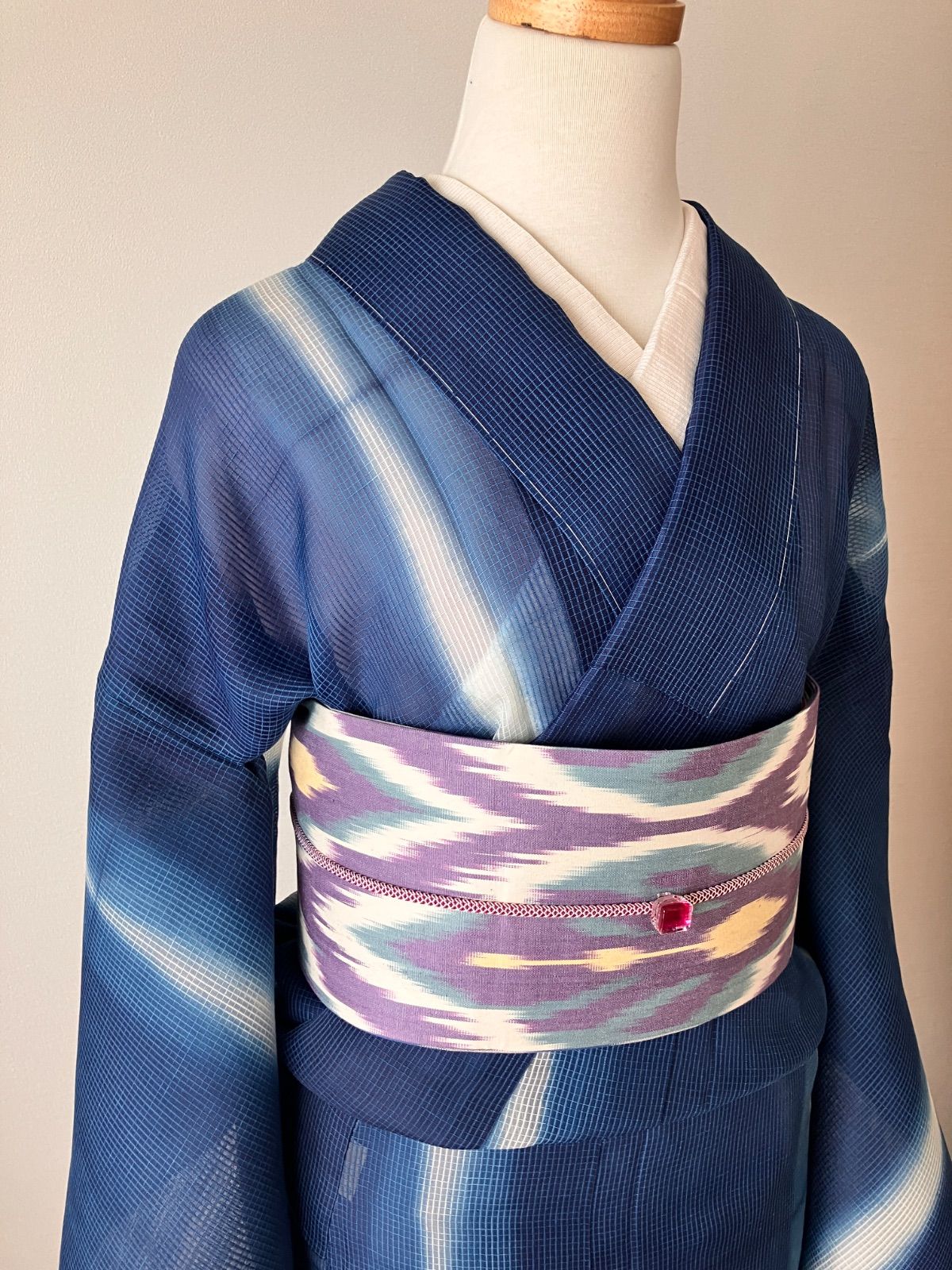 絹紅梅藍染 絹紅梅 夏着物 藍色 ぼかし縞 青山みとも［Y025］ - メルカリ