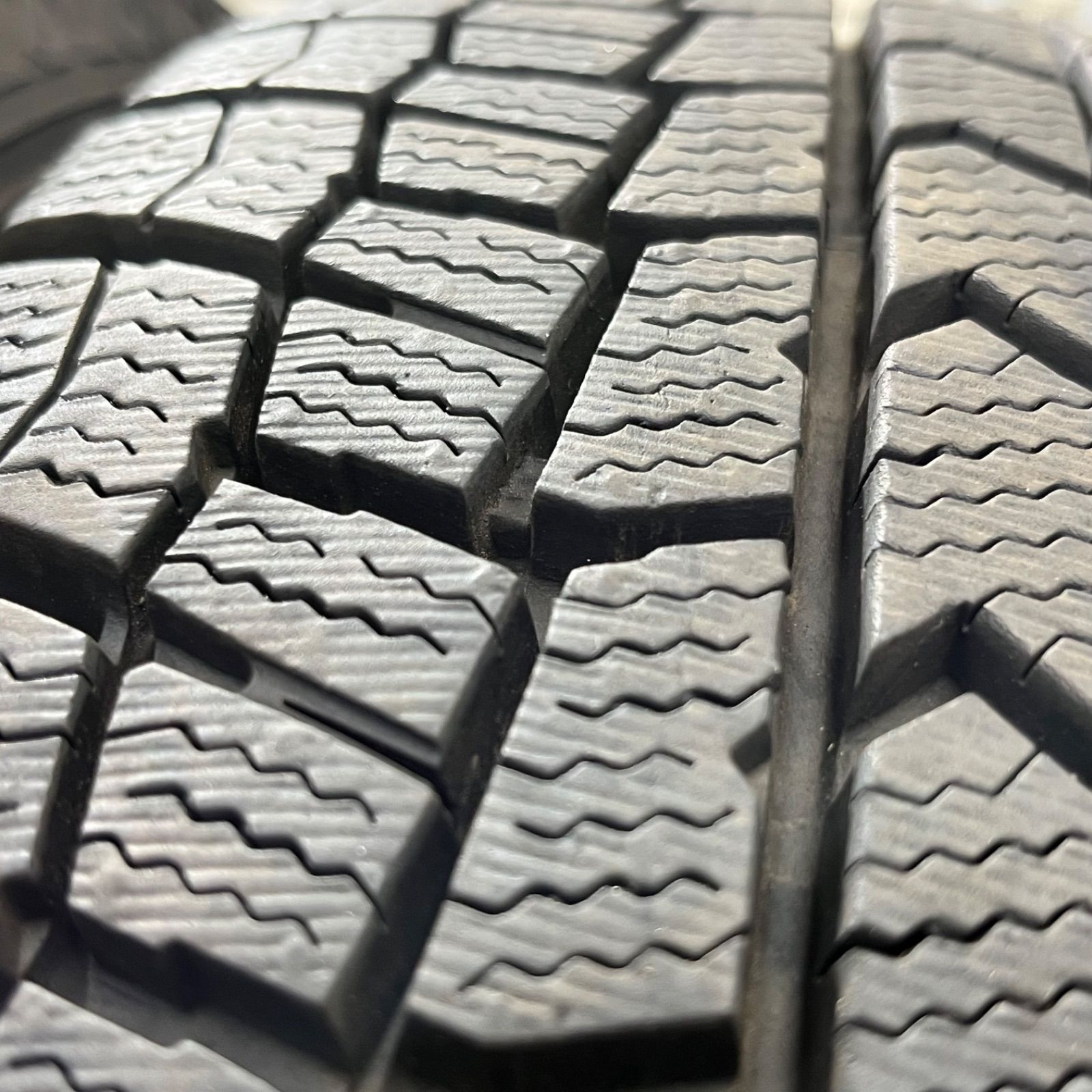 スタッドレスタイヤ 1039M