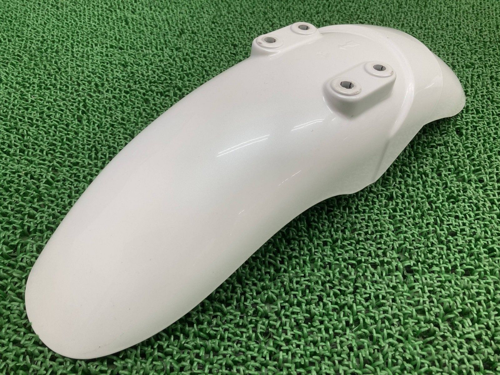 V-MAX フロントフェンダー ヤマハ 純正 バイク 部品 VMAX1200 パールホワイト ペイント素材に 割れ欠け無し 品薄 品 Eq
