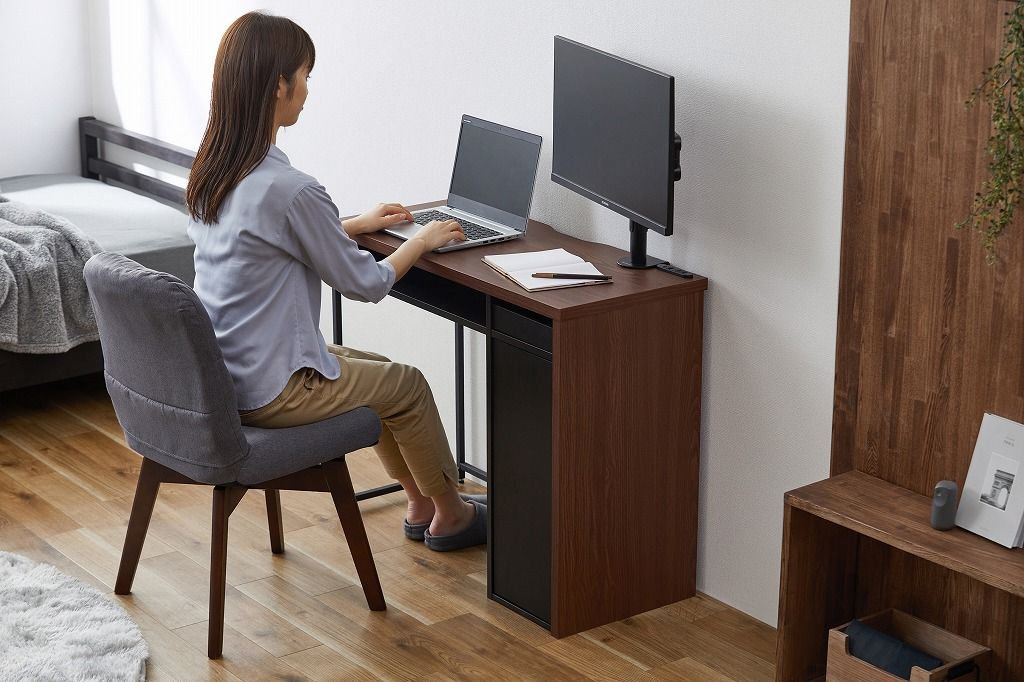 アイリスオーヤマ 収納付きデスク