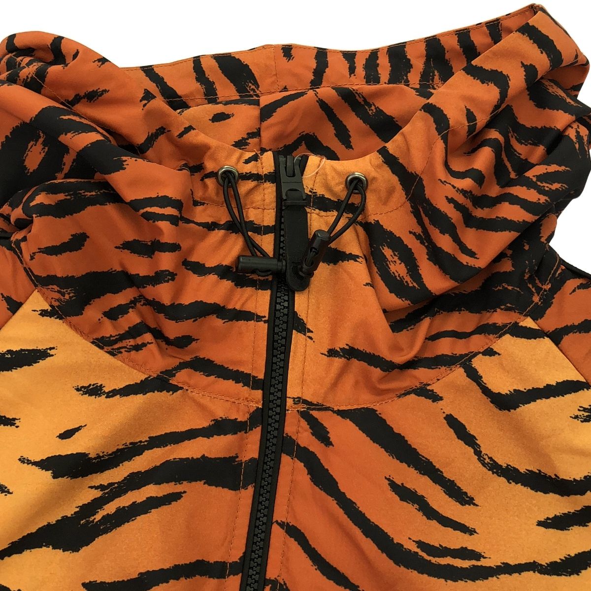 オニツカタイガー非売品ジャケットMサイズ オニツカタイガー非売品ジャケットM ジャケット・アウター