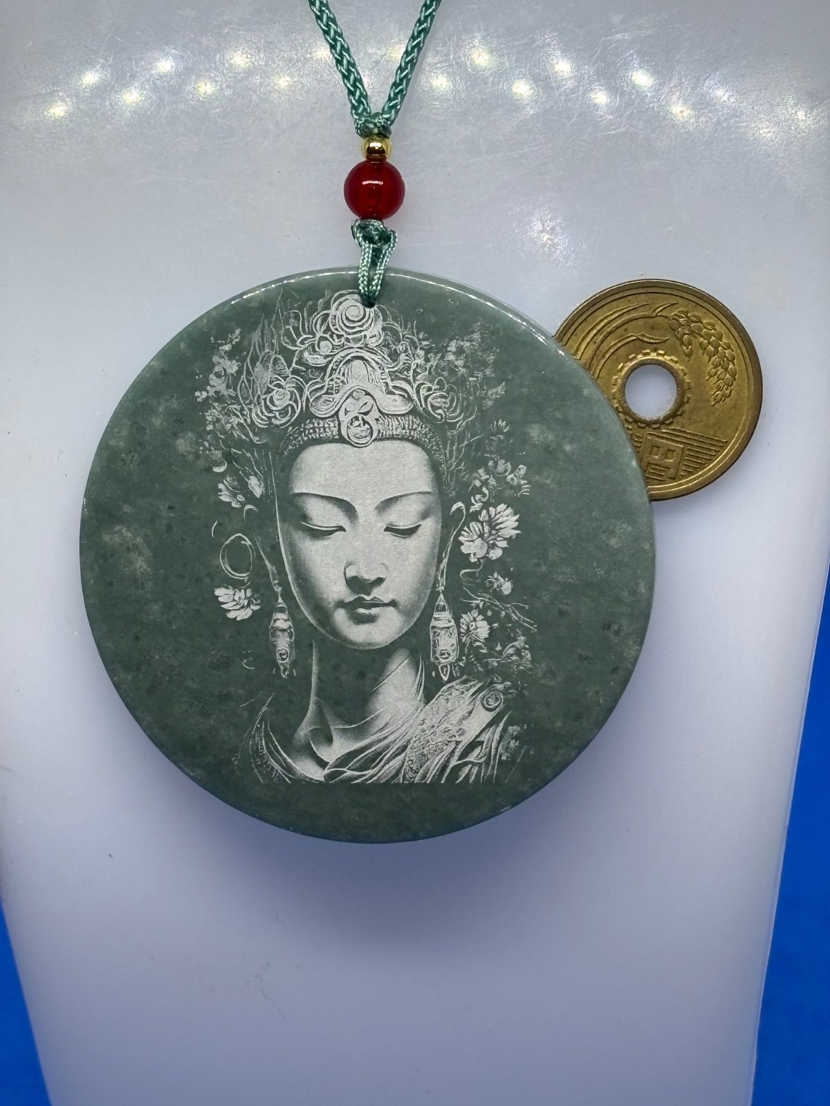 観音翡翠彫刻ペンダント 極美品 天然翡翠ヒスイA商品 観音 彫刻ネックレス高級ギフト