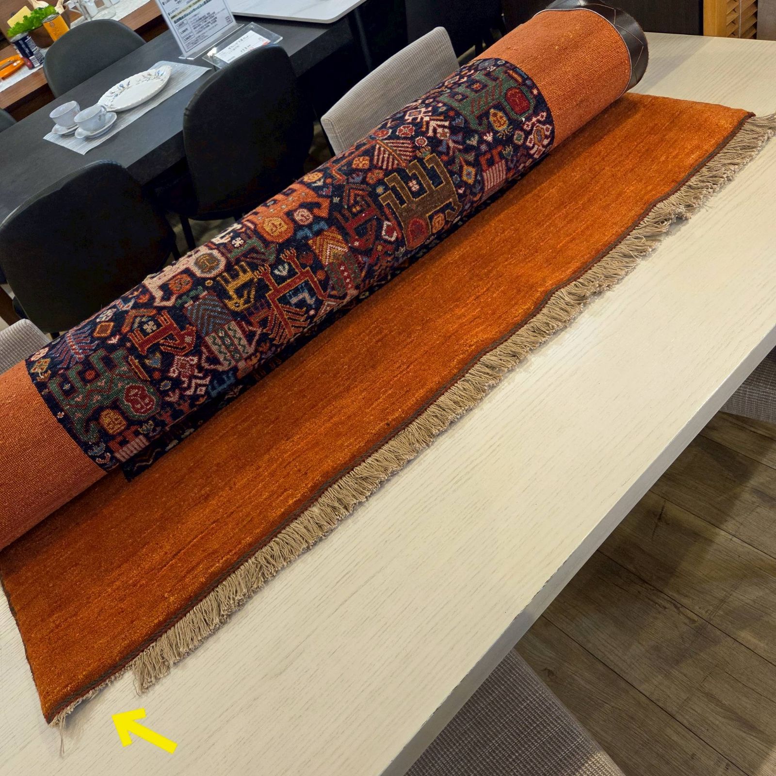 手織り絨毯 ラグ