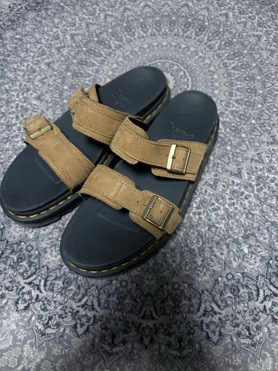 DR. MARTENS ドクターマーチン マイルス スリッパ 275 ー ブラウン