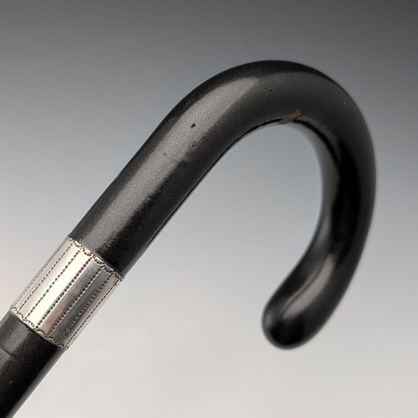 1927年 英国ヴィンテージ 黒軸 曲がりハンドル 純銀装飾 ステッキ 杖