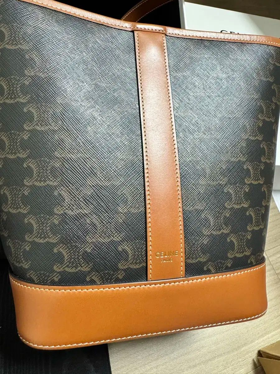 Celine(セリーヌ) トリオンフ バケットバッグ スモール セリーヌ Celine(セリーヌ) トリオンフ バケットバッグ スモール セリーヌ