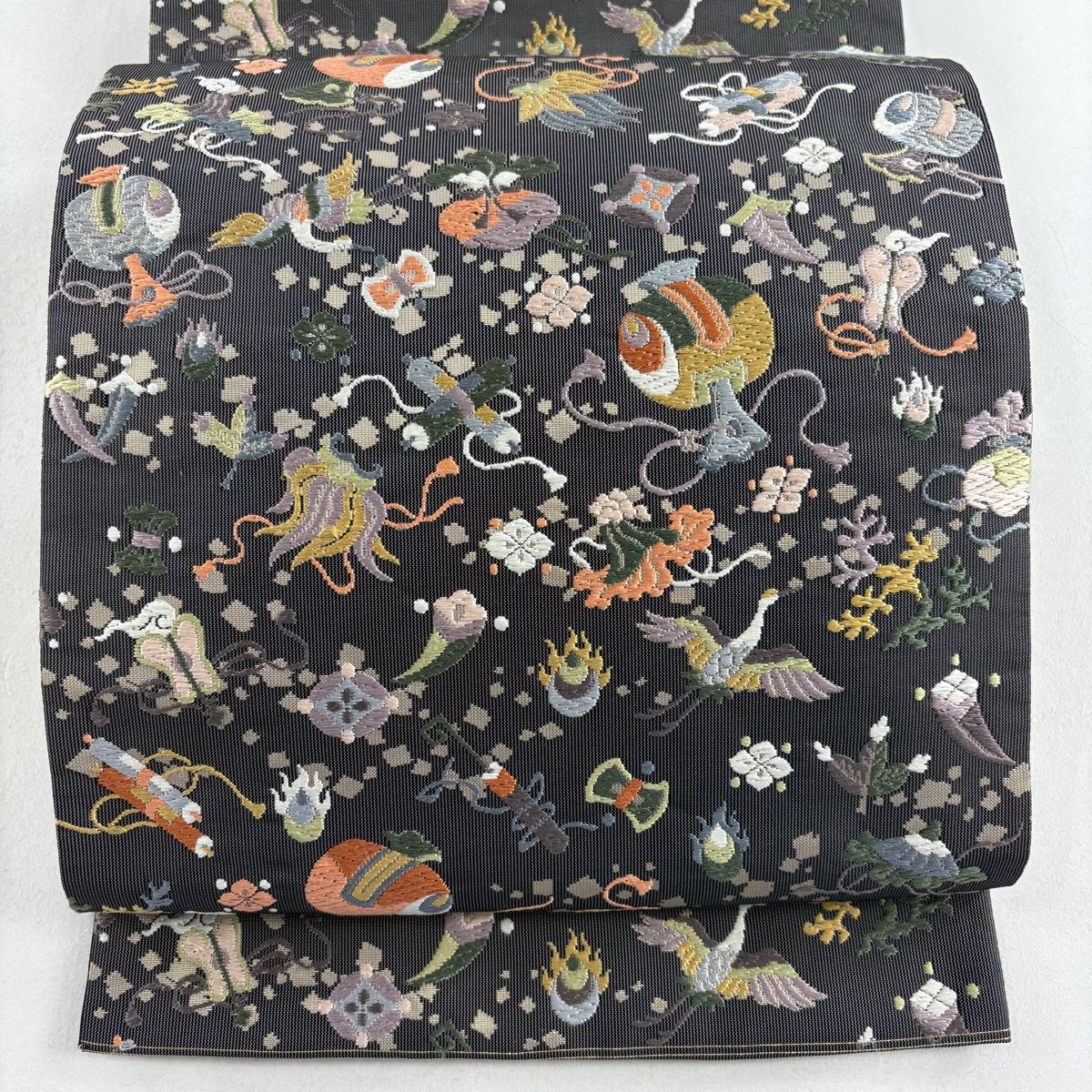 袋帯 名品 宝尽くし 花鳥 唐織 箔 灰色 六通 正絹 【中古