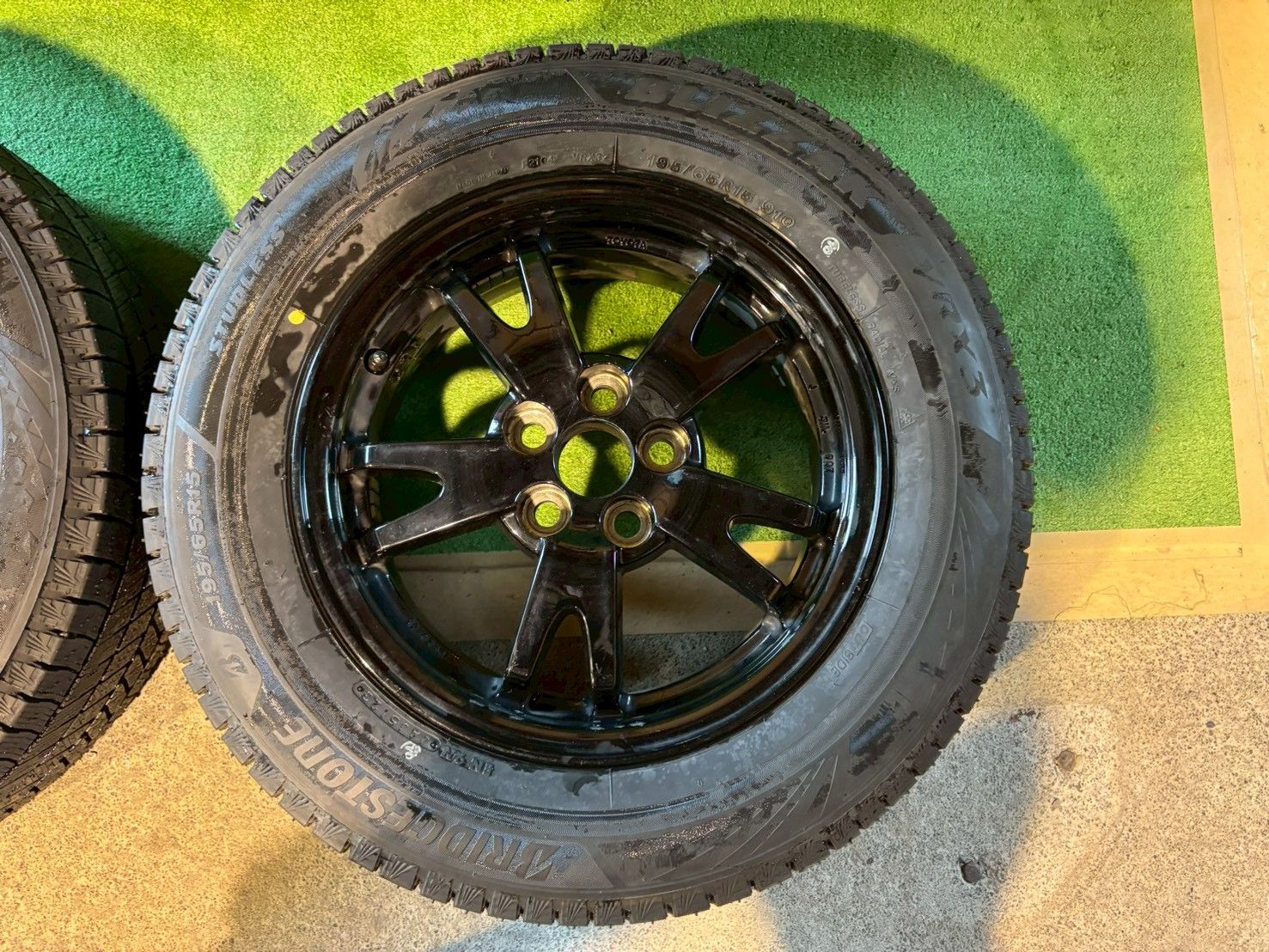 プリウス ZVW30後期 スタッドレスタイヤ純正ホイールセット ホイールキャップ付き 195 65R15 み FFCRYSTALESIA_COM