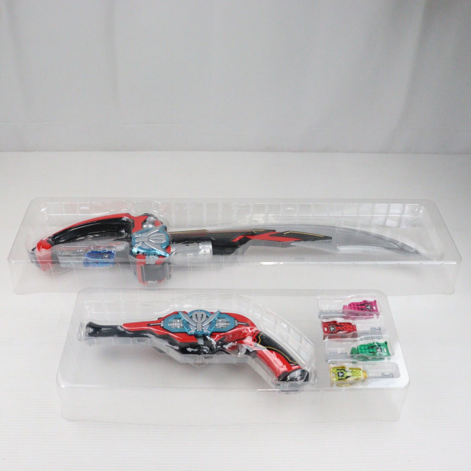 再販)プレミアムバンダイ限定 ゴーカイサーベル&ゴーカイガン