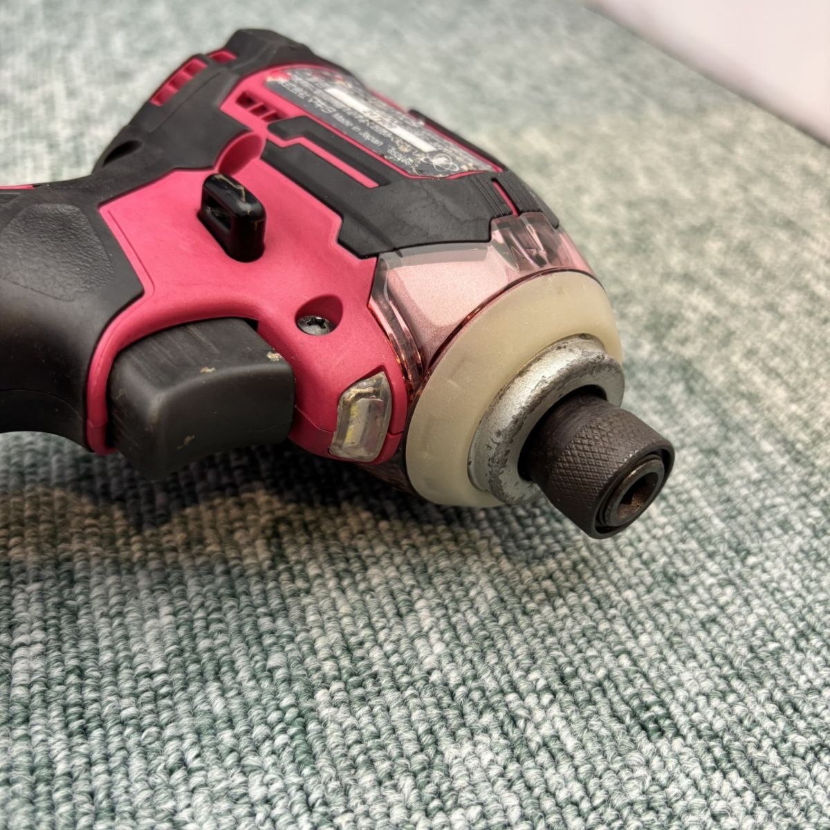 安定感のある ◎ 外装♥品 マキタ TD170D 充電式インパクトドライバ 18V オリジナルカラー ハウジング交換品 オーバーホール済み makita