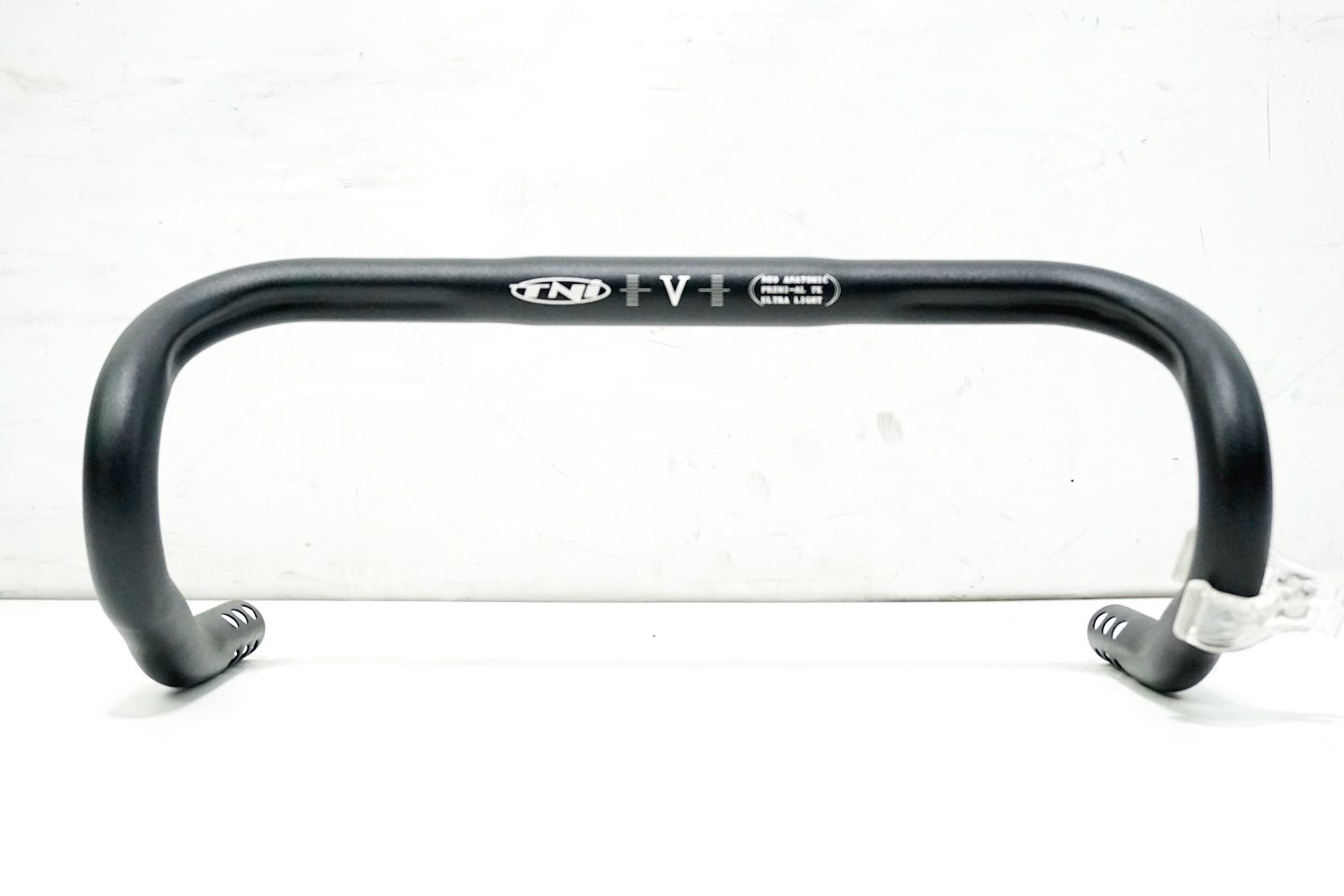 TNI 「ティーエヌアイ」 NEO ANATOMIC Φ30.0 360mm ハンドル / バイチャリ中目黒店