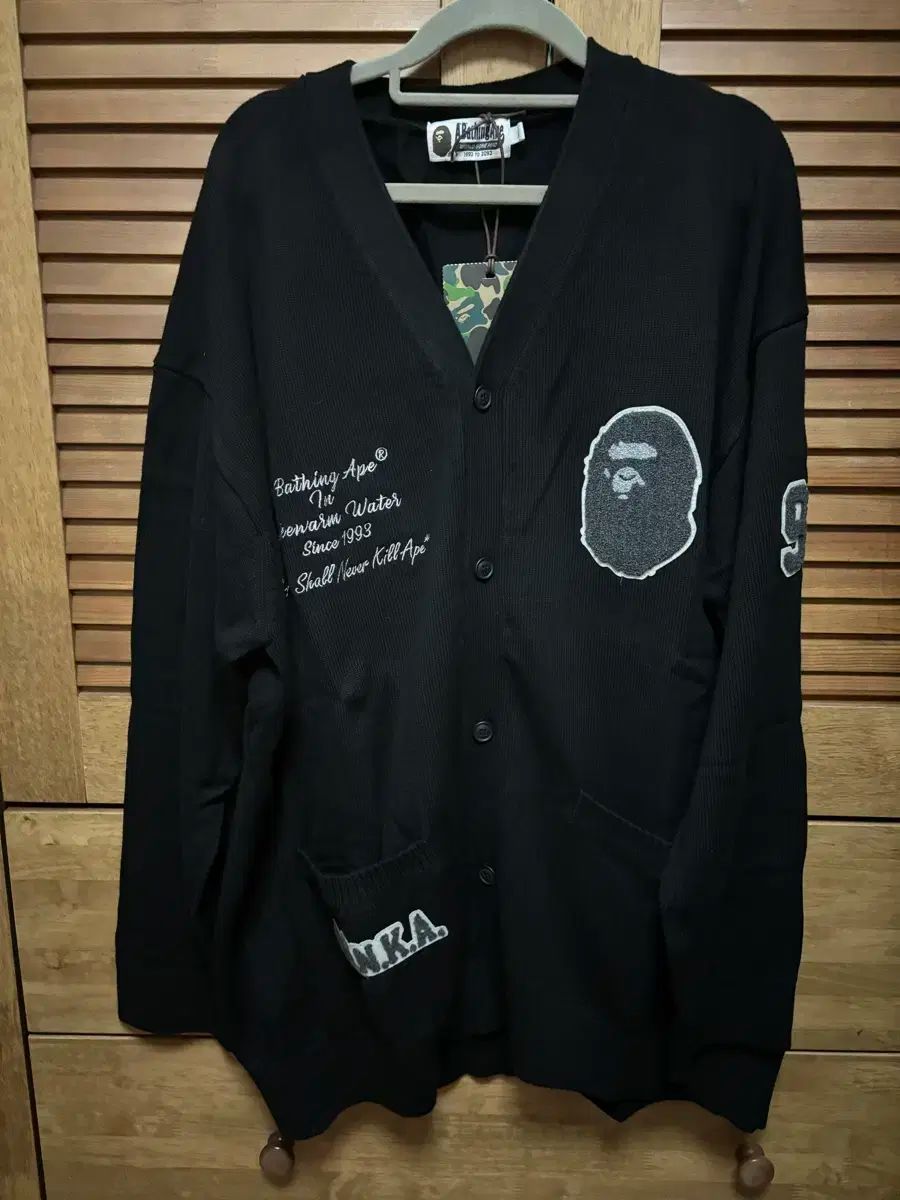 新品 A BATHING APE(アベイシングエイプ) サルー刺繍 黒 ウールカーディガン XL - メルカリ