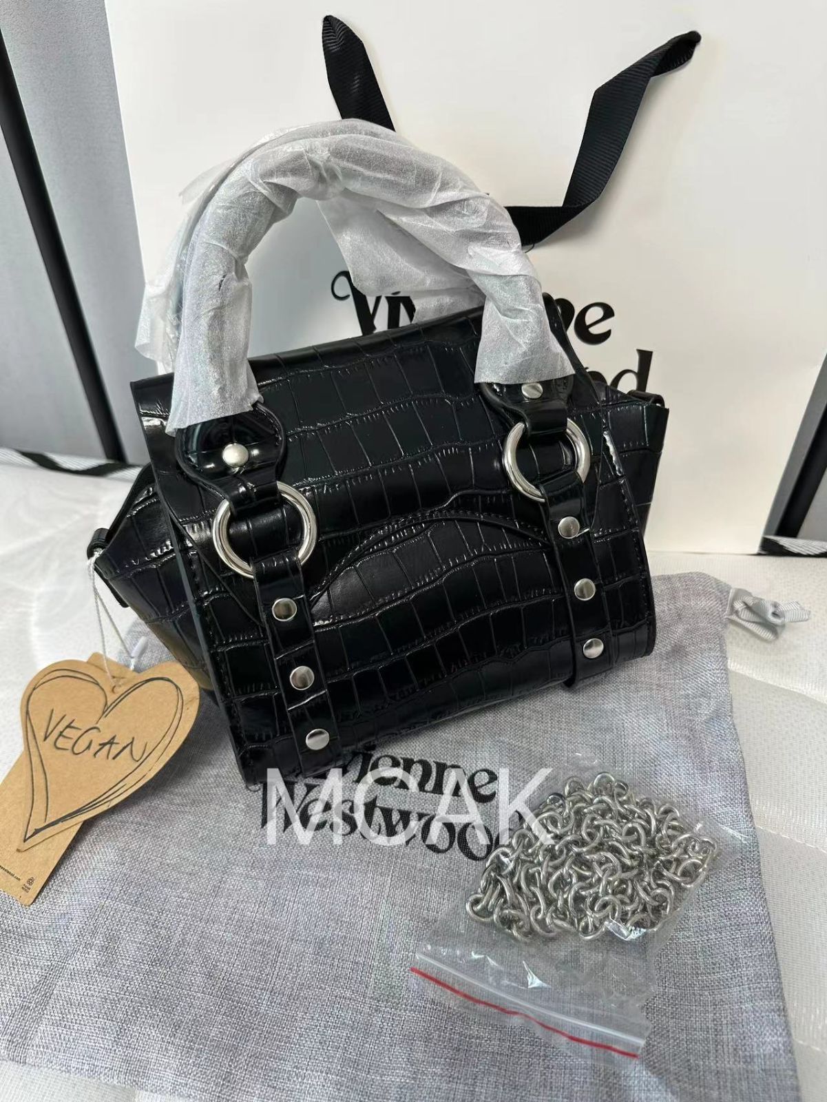 美品 Vivienne Westwood BETTY ヴィヴィアン ウエストウッド ハンドバッグ クロスボディバッグ ショルダーバッグ トートバッグ ブラック レディース ファッション