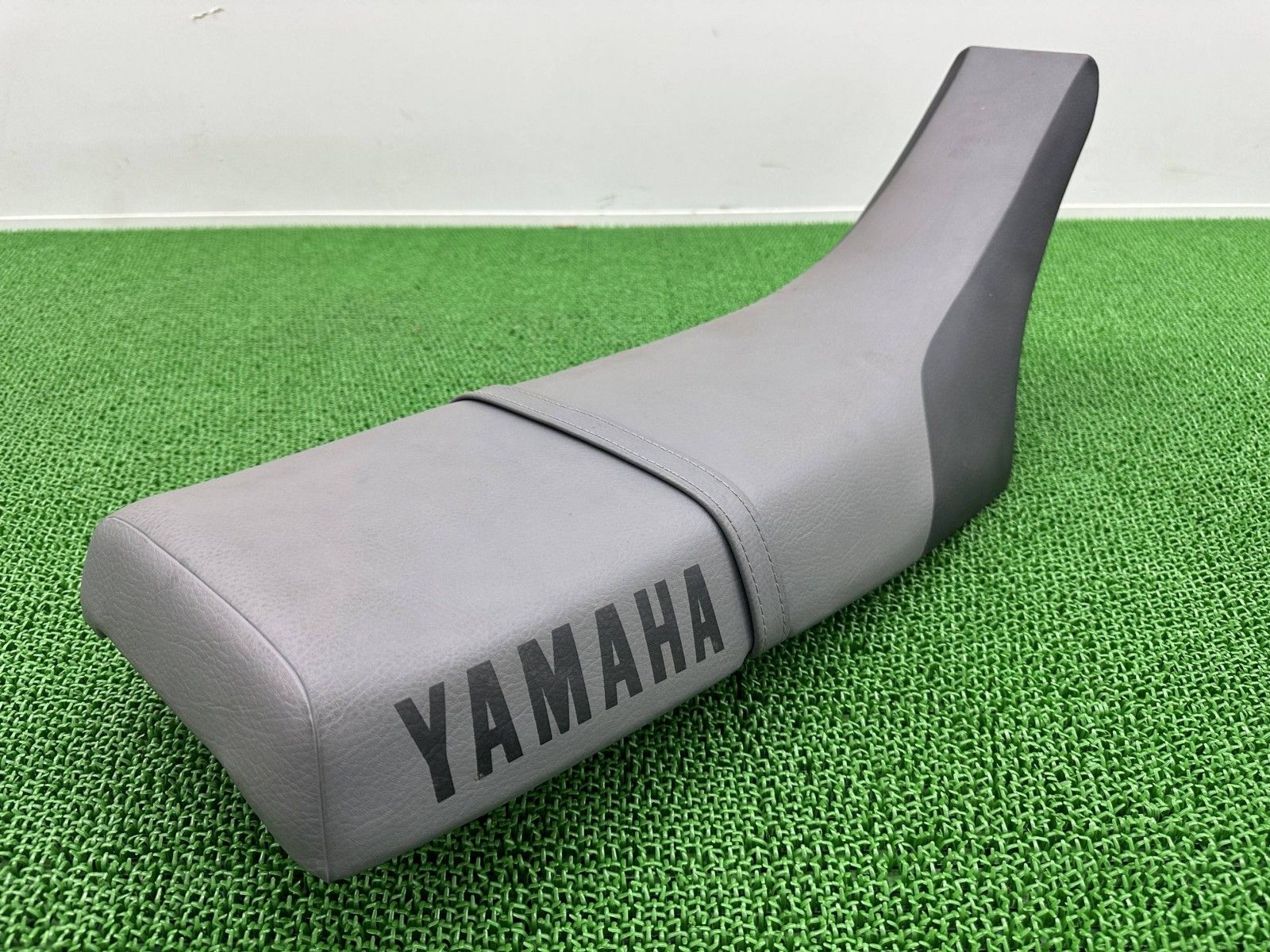 TW200 シート 2JX ヤマハ 純正 バイク 部品 DG07J シートバンド 修復素材や張り替えベースに 品薄 品 車検 Genuine Jh