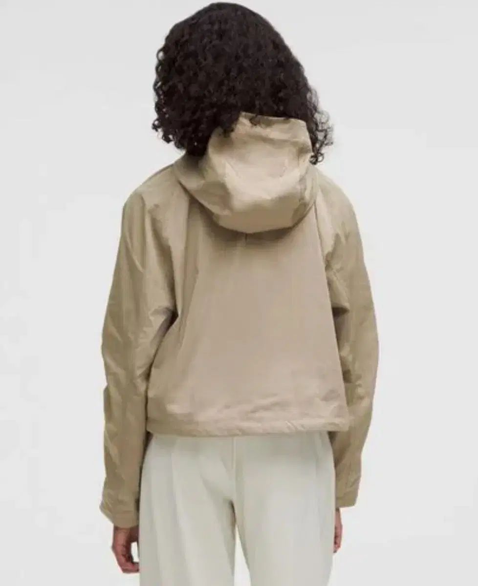 lululemon ルルレモン クロップド ユーティリティー ウインドブレーカー