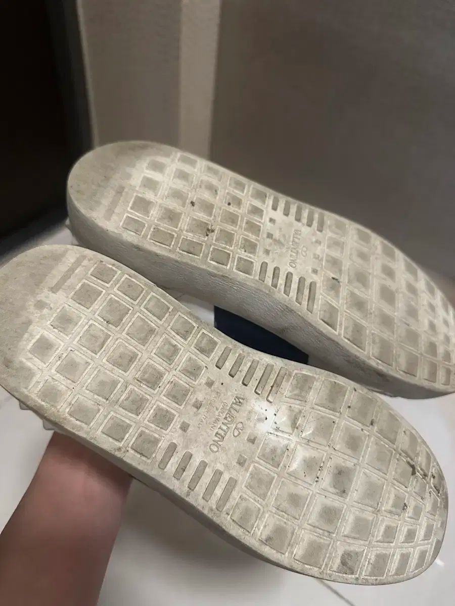 【完売必至】VALENTINO(ヴァレンティノ) スニーカーズ 37 正規品 フォーマル靴