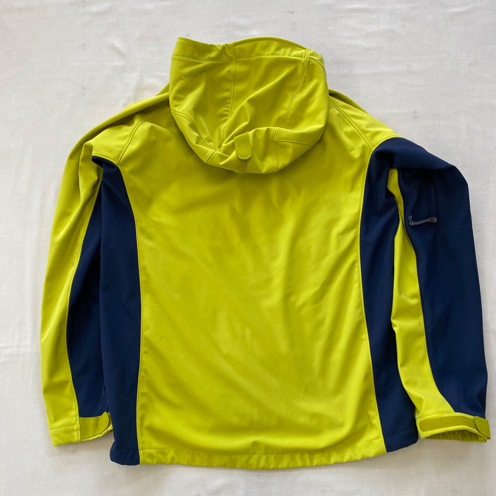 montbell モンベル パウダーシェッド パーカ ソフトシェルパーカー 登山 アウトドア キャンプ トレッキング 秋冬 防寒 防風 保温 メンズ M