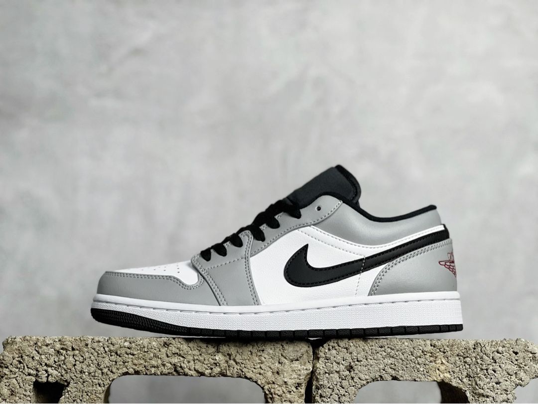 ナイキ スニーカー Jordan Air Jordan 1“Light Smoke Grey