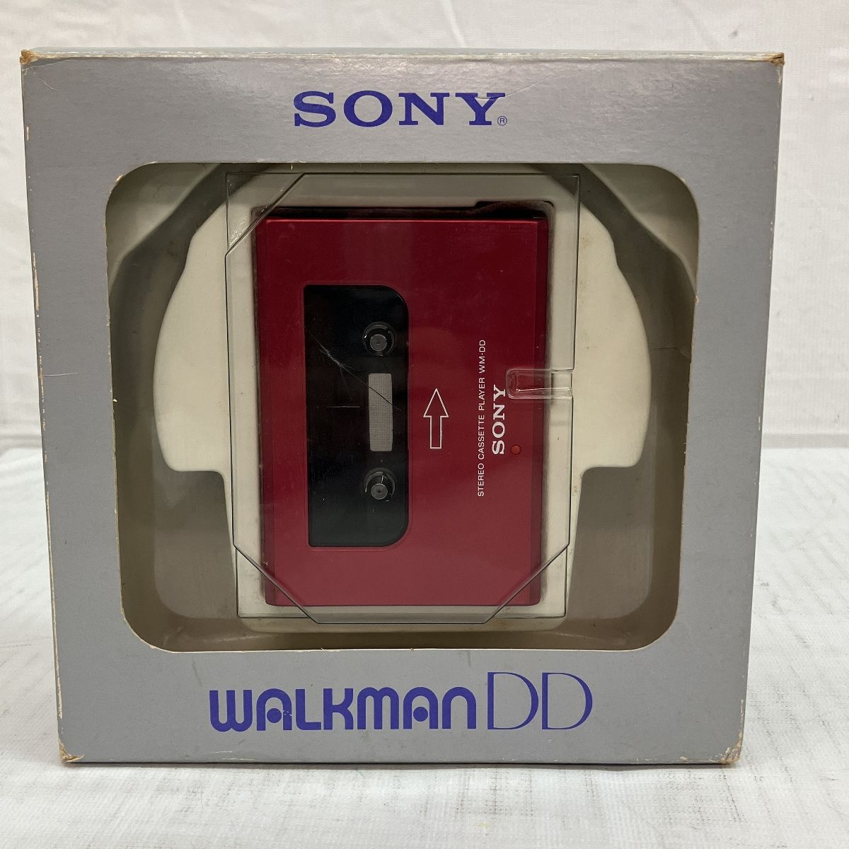 ウォークマン赤SONY WALKMAN DBB オートリバース【ジャンク品】