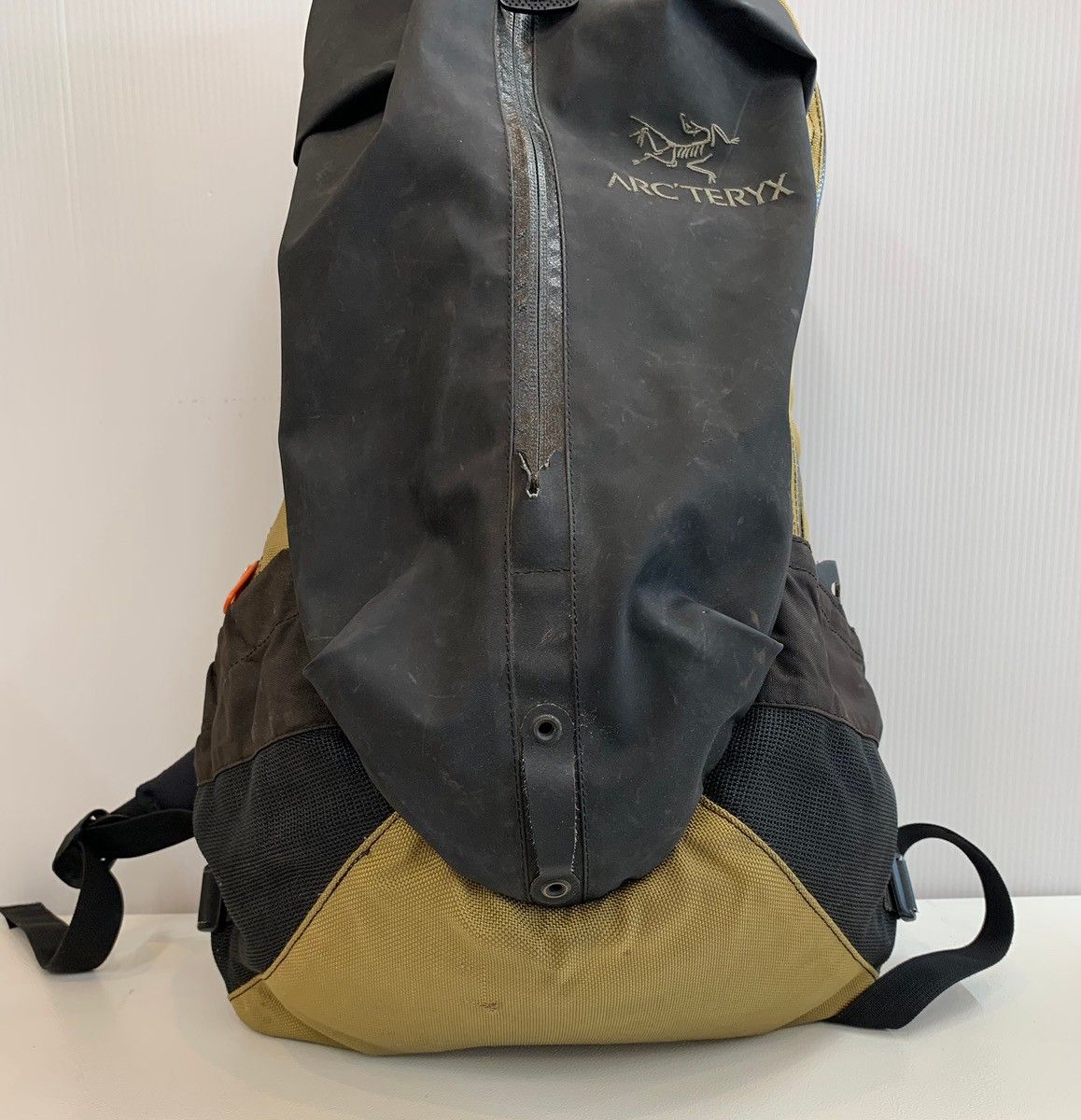 アークテリクス ARC'TERYX × BEAMS ビームス 別注 カナダ製 アロー22 25周年 バッグ メンズバッグ バックパック・リュック ロゴ ブラック 201goods-386