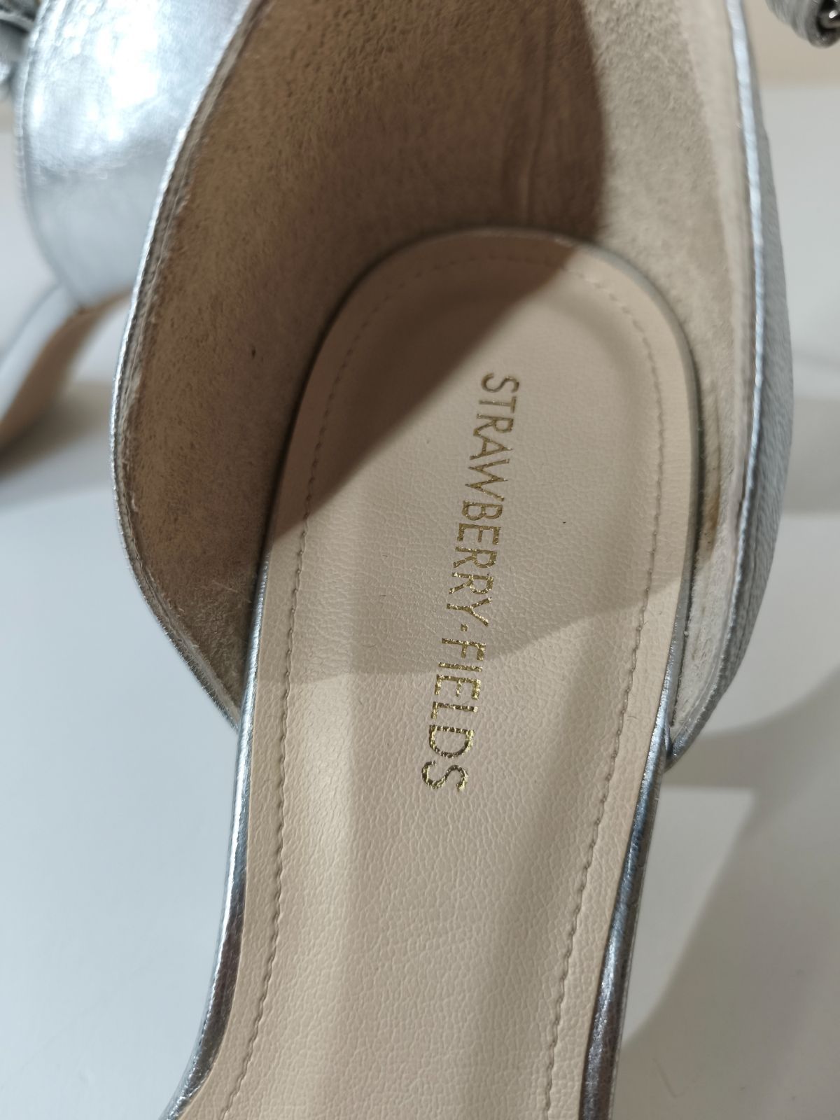 【新品】strawberry fields （ミュール•ヒール） 美品】STRAWBERRY-FIELDS ストロベリーフィールズ シルバー