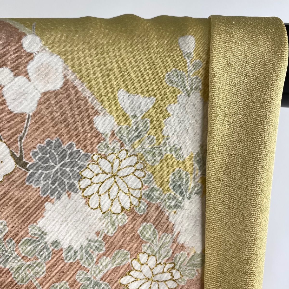 大島紬 スワトウ刺繍 金駒刺繍 刺繍 花紋 観世水 付け下げ 着物 014a p 