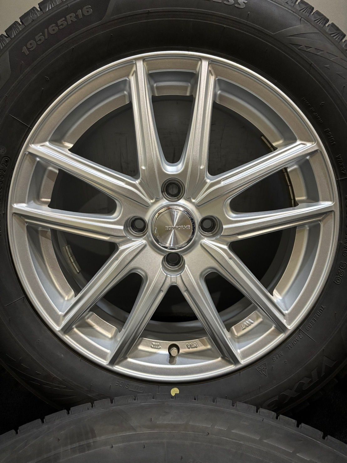 S-619【2022年製造】グッドイヤー ICENAVI8！215/65R16！