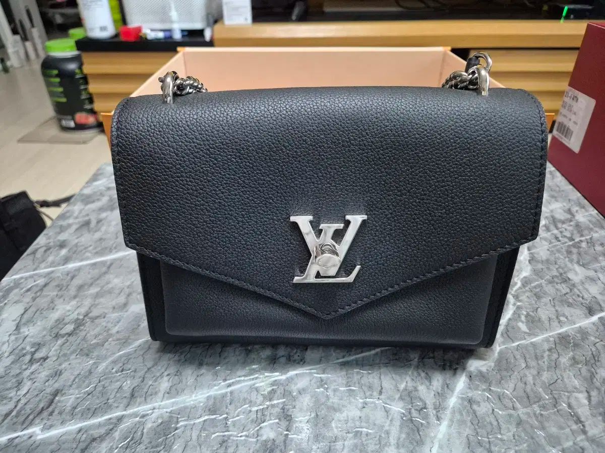 Louis Vuitton ルイヴィトン マイロックミー bb クロスバッグ ショルダーバッグ 付属品完備 ブランドバッグ