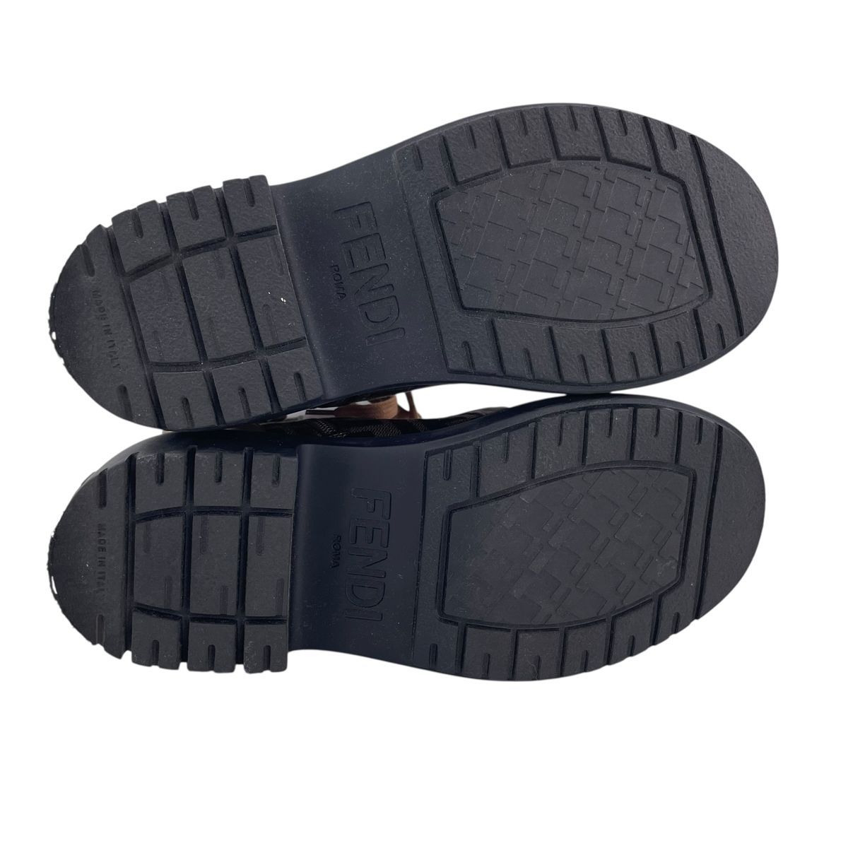 Fendi フェンディ