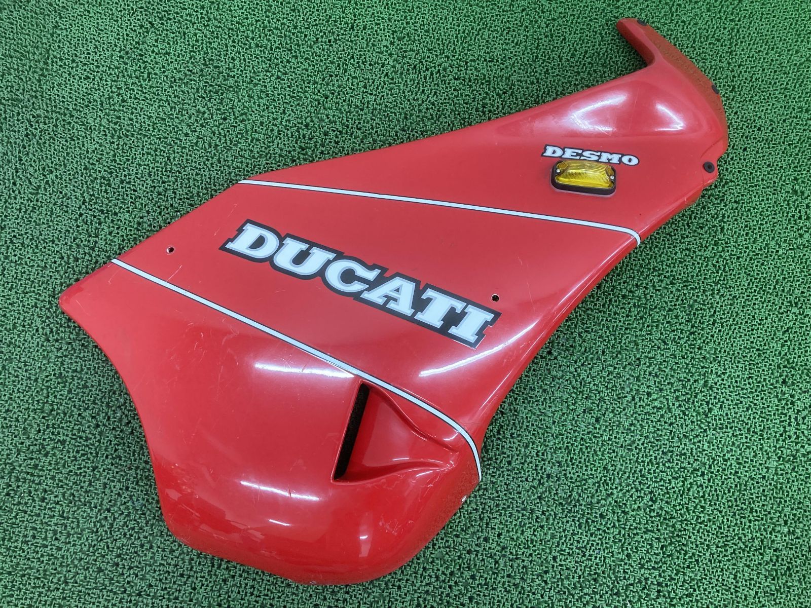 DUCATI 900SS サイドカウル 右側 900SS サイドカウル 左右 赤