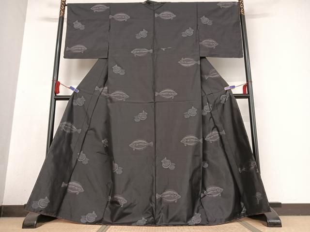 平和屋着物●本場大島紬 魚 貝 黒地 正絹 AABB0261zg