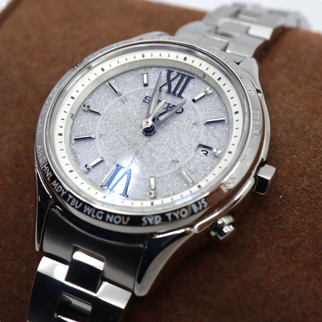 ♥級| |稼働品 セイコー ルキア SEIKO LUKIA レディース腕時計 1B25-0AH0 ソーラー電波 ワールドタイム シルバー ラメ文字盤 グリッターダイヤル ステンレス 日本製 エレガント ビジネス クリーニング済 G2