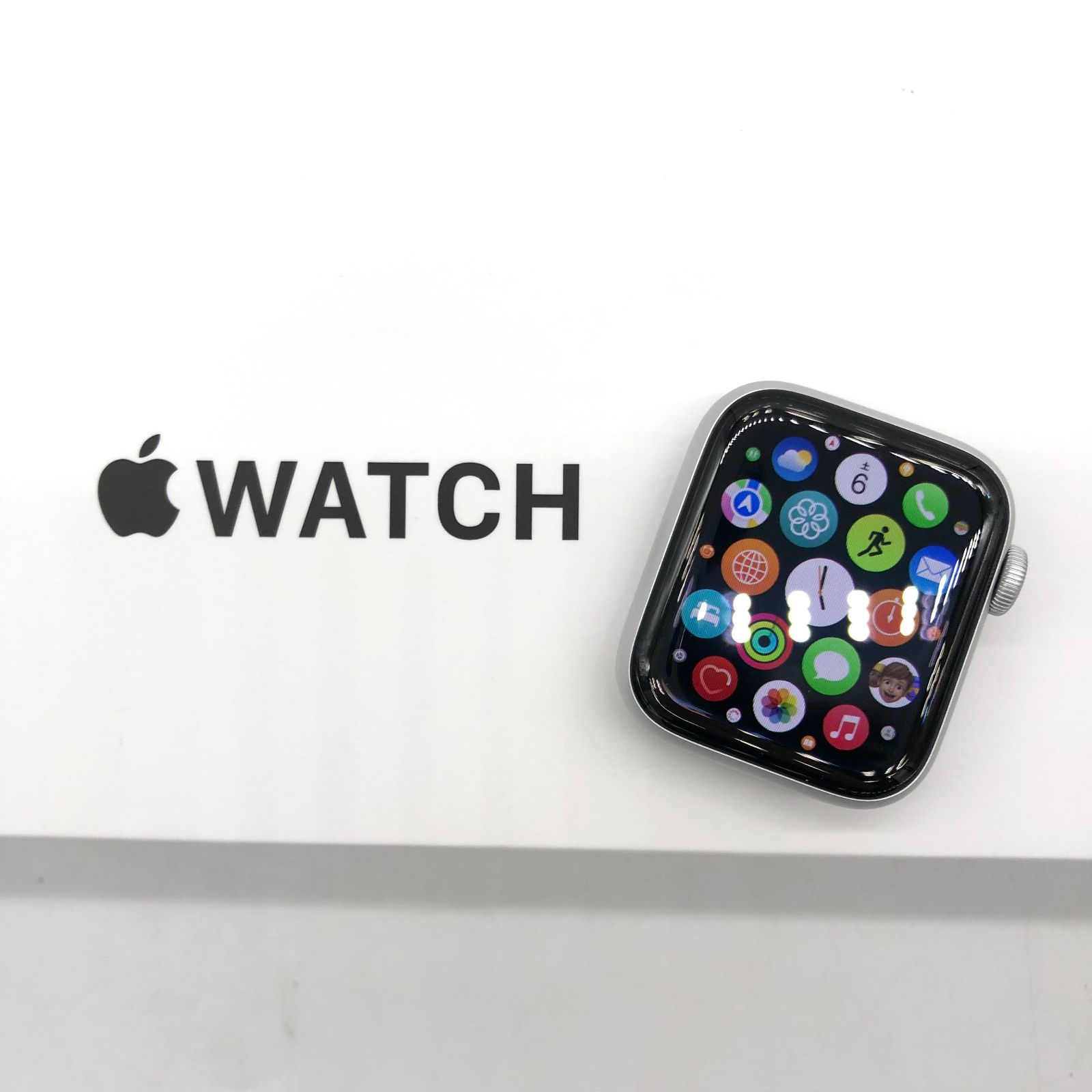 ▽【Aランク】Apple Watch SE 第2世代 GPSモデル 40mm シルバー