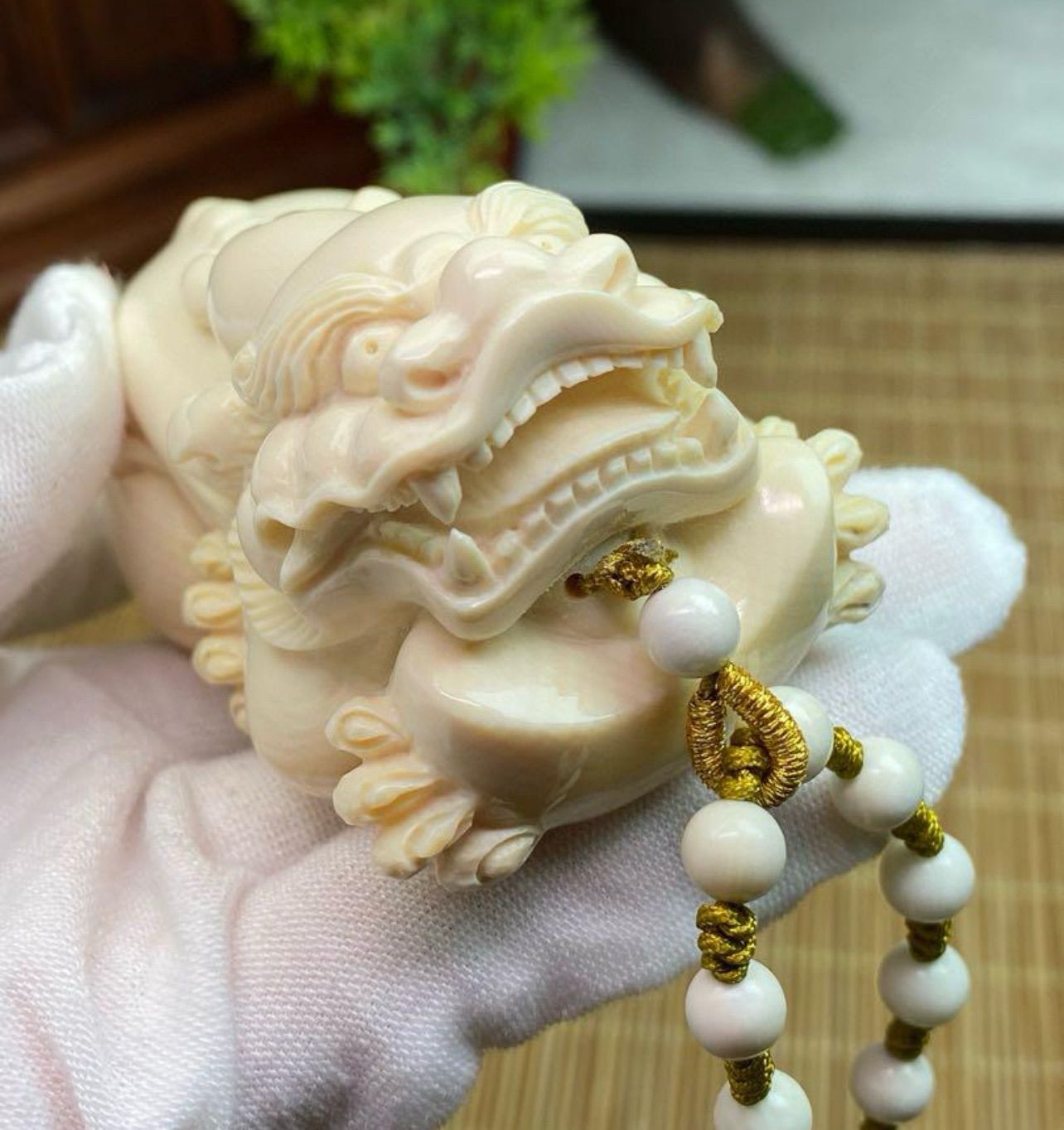天然マンモス牙美しい手作り彫刻　招財貔貅　手握り物 天然マンモス牙美しい手作り彫刻 招財貔貅 手握り物