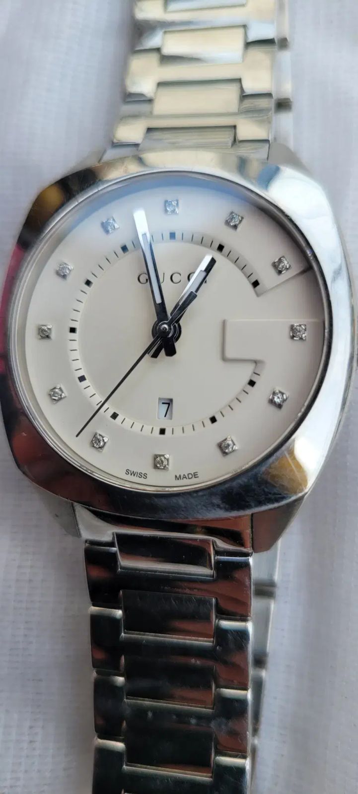 GUCCI グッチ 時計 GG2570 ホワイト ダイヤル YA142403 シルバー