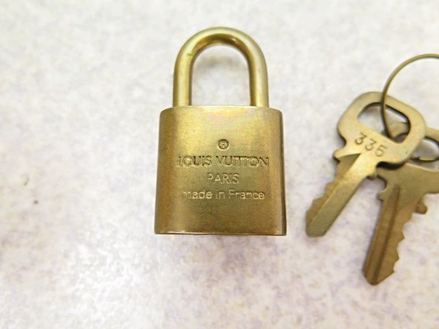 LOUIS VUITTON ルイヴィトン カデナ 南京錠 パドロック 335 鍵2本付き