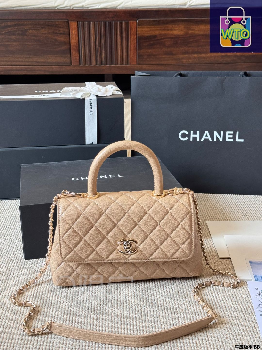 【コンパクトでスタイリッシュ】CHANEL  ココハンドル 心地良いサイズ感】CHANEL ココハンドル 14.5cm (CHANEL
