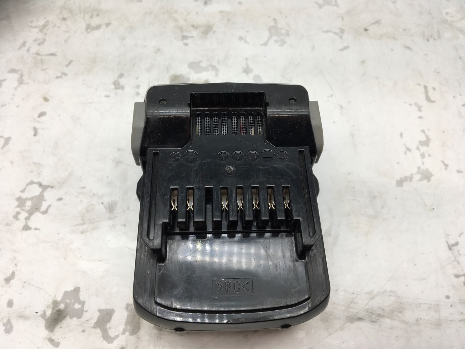 コードレスロータリバンドソー CB18DBLSLJCK