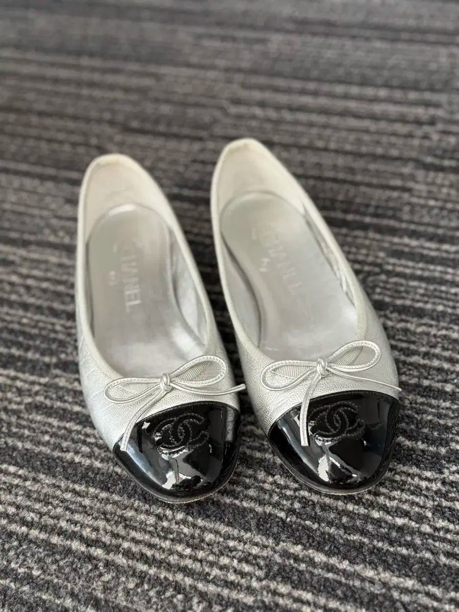 CHANEL シャネル フラット 37