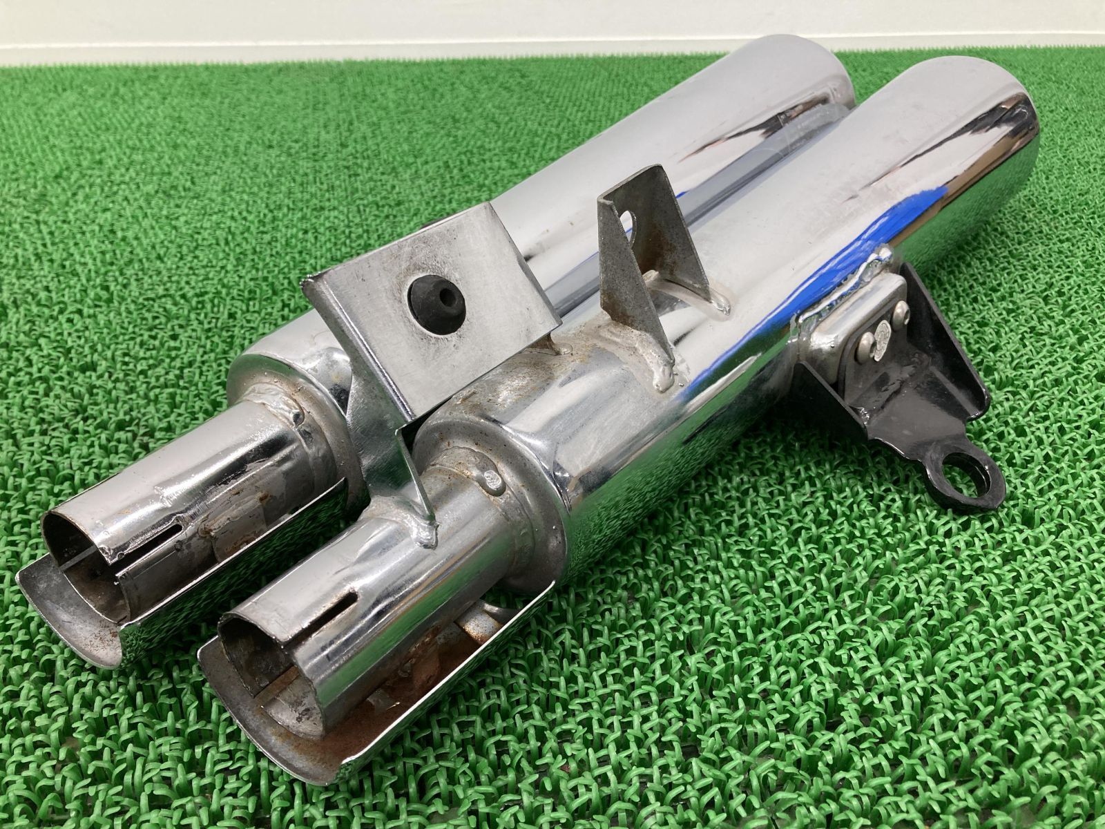 ボンネビルT100 サイレンサーマフラー 左右 2206475/2206480