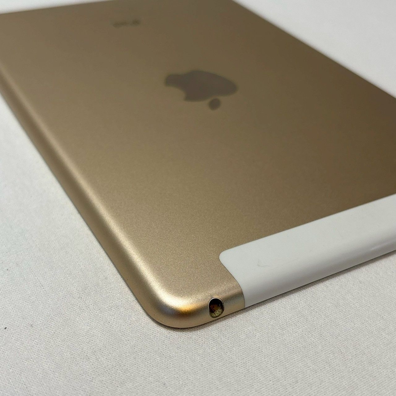 iPad|mini|4|32GB|ゴールド|SIMロックあり|au|バッテリー良好|No.1281