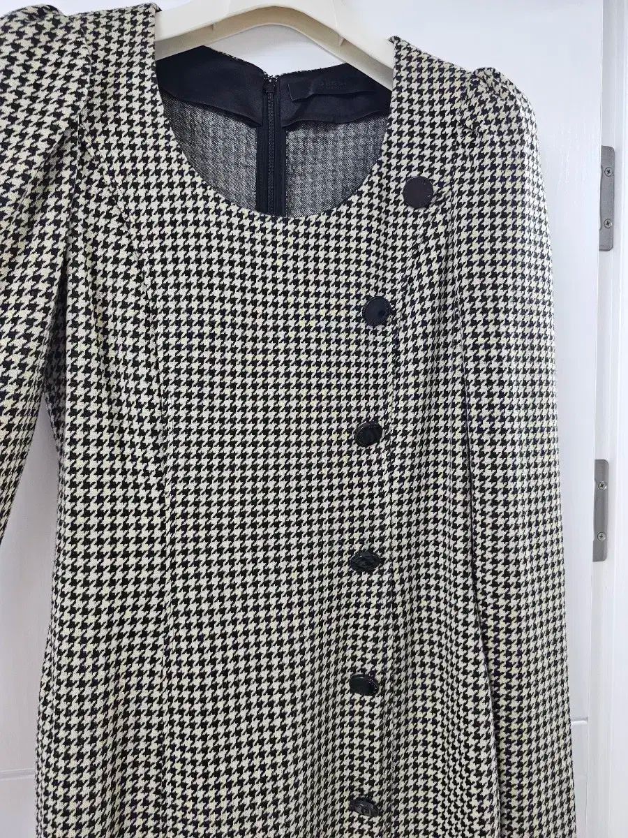 S JESSI NEWYORK ジェシーニューヨーク 切開線 ワンピース ミディ丈