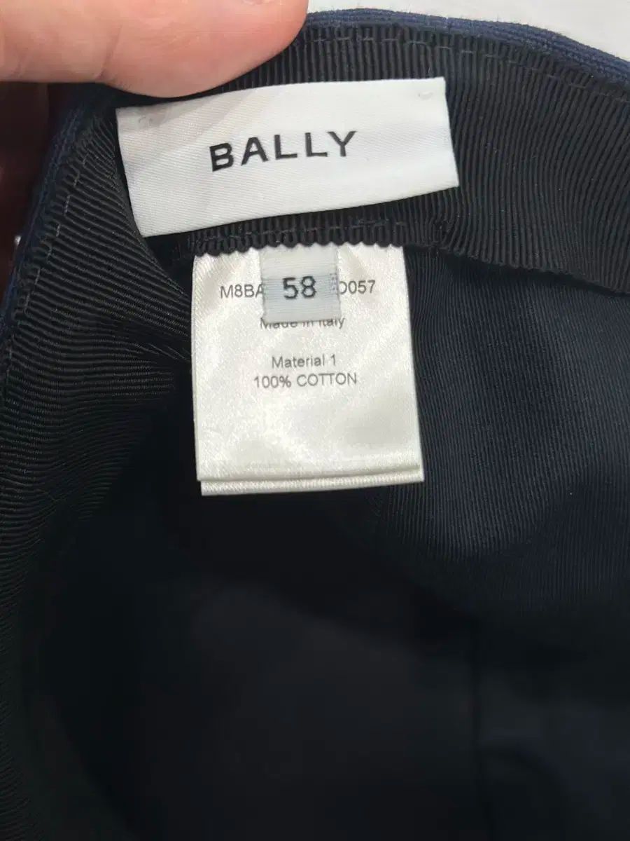 バリー BALLY ネイビー ベースボールキャップ 帽子