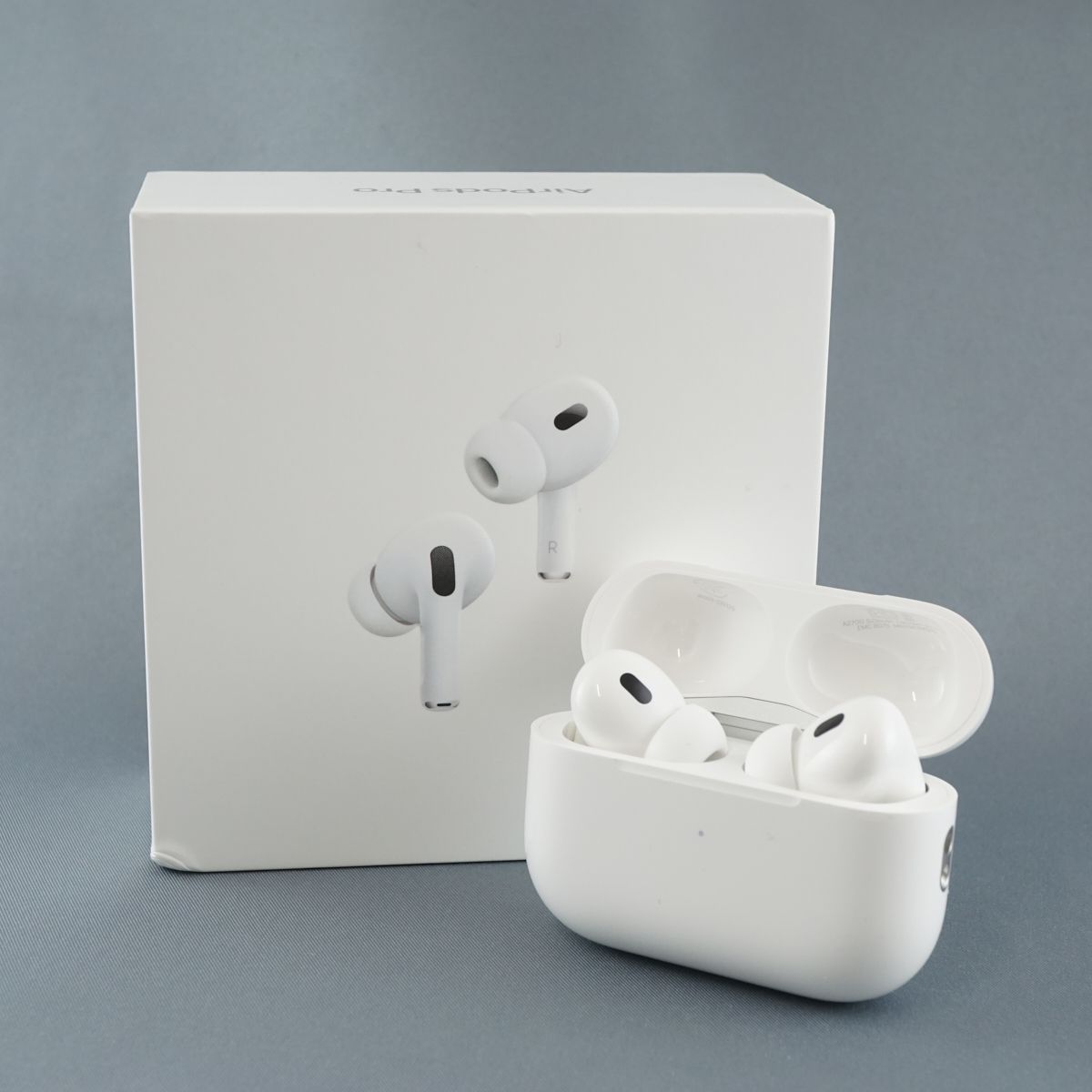 Apple AirPods Pro 第二世代 USED極美品 エアーポッズ プロ ワイヤレスイヤホン MagSafe充電ケース Lightning  MQD83J/A 完動品 V0598 - メルカリ