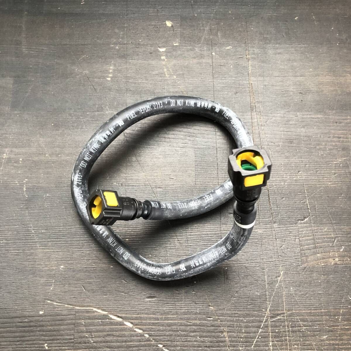 車 トヨタ 純正 プリウス フューエル チューブ Tube Fuel 23901-21081