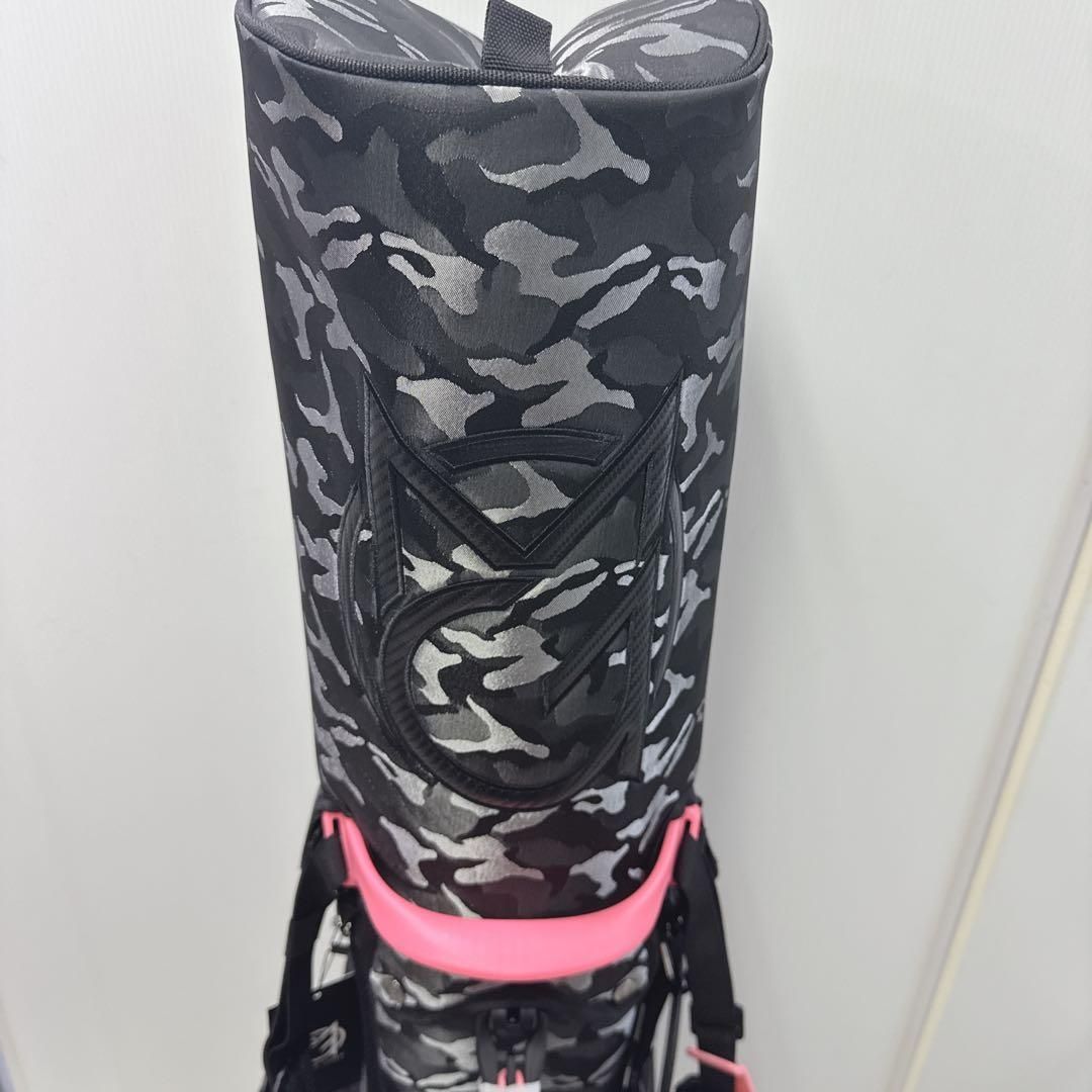 新品未使用 オムニックス スタンドバッグ カモ/ピンク 8.5型 迷彩柄