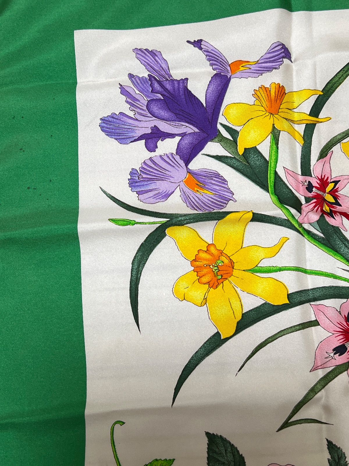 GUCCI グッチ フラワー 花柄 昆虫柄 大判 スカーフ ストール