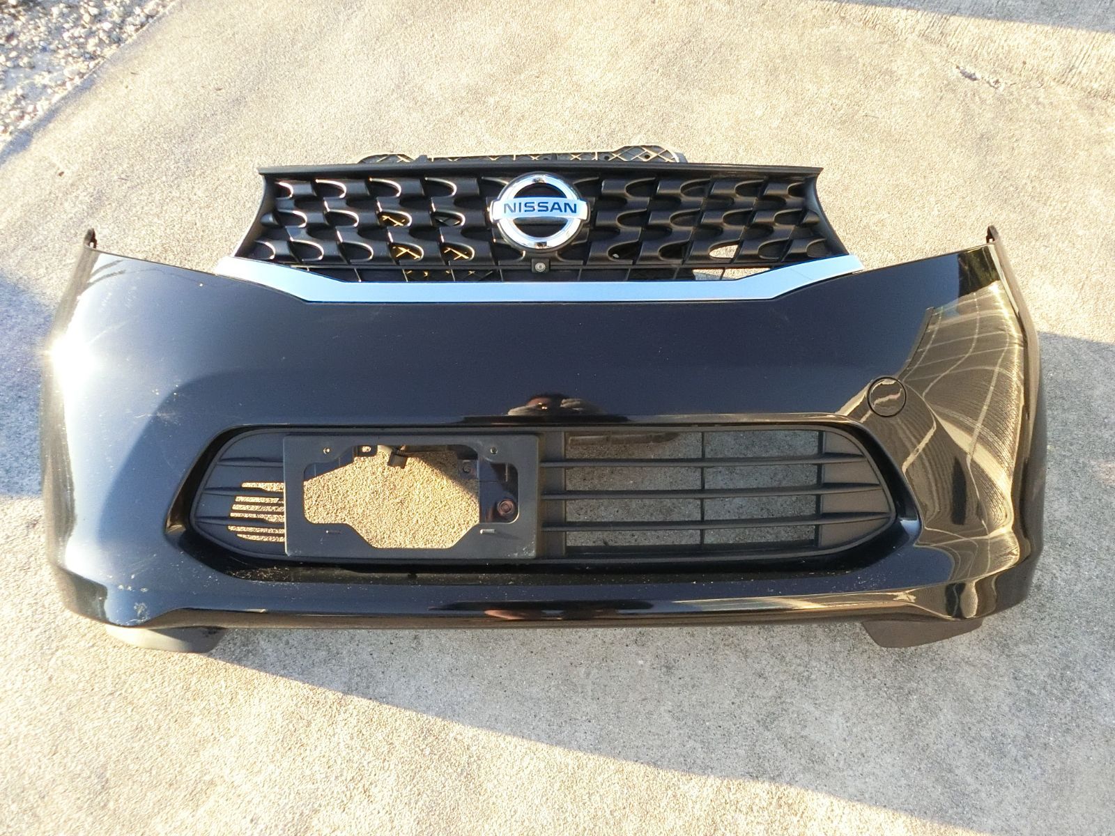 775 個人宅配送可 日産 デイズ B21W フロントバンパー カメラ付 6400F607 X42